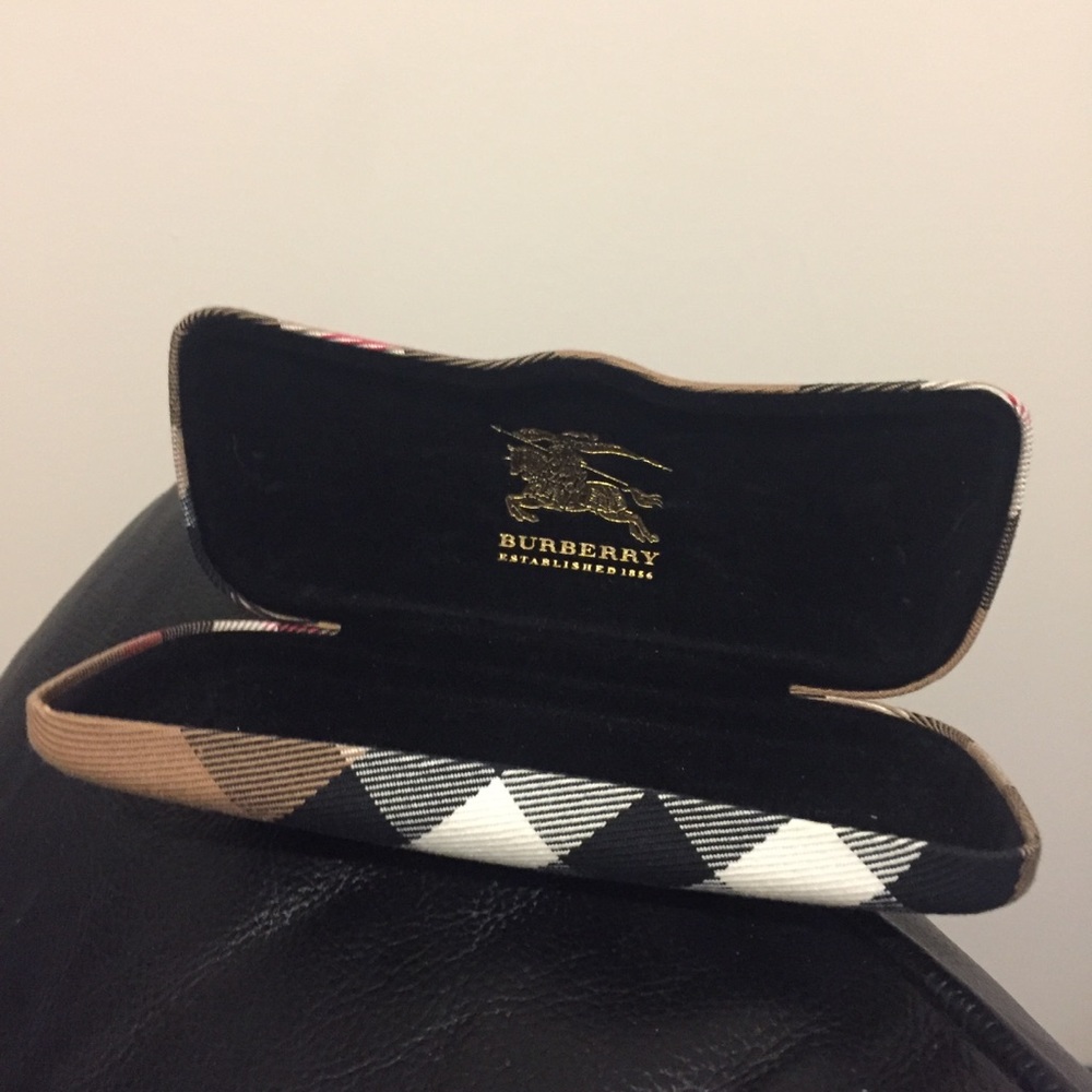 Burberry Glasses case